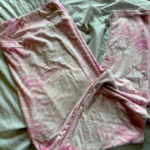 Lularoe leggings pink and white
